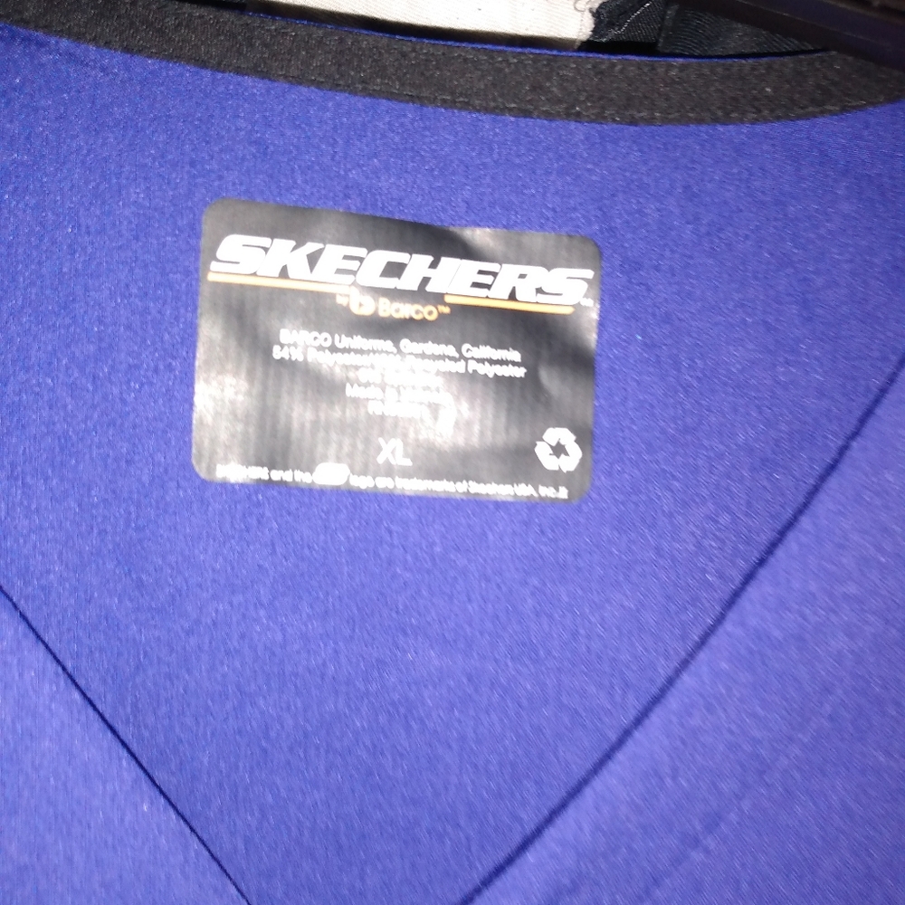 Purple V neck work shirt New With Tags Xl